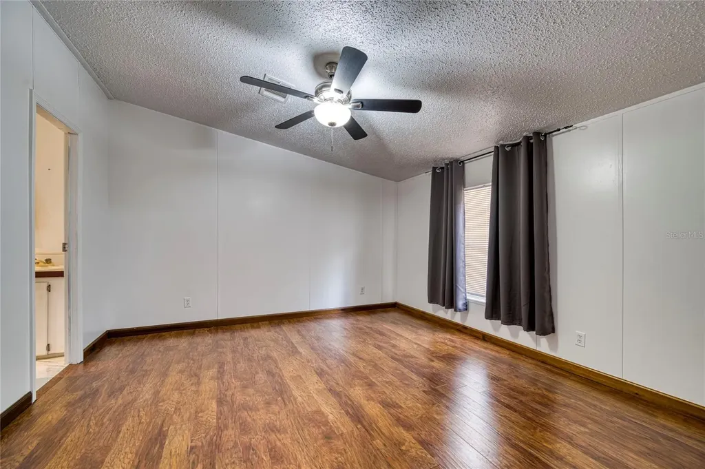 5011 SE 193rd Place Inglis FL 34449