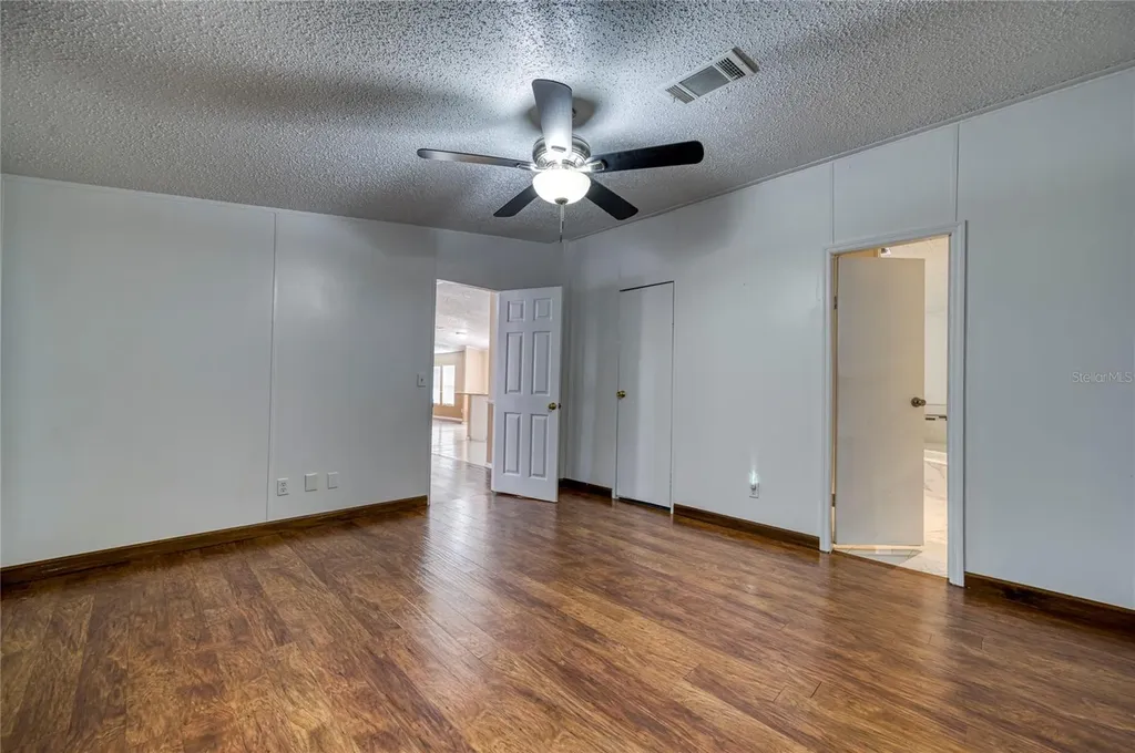 5011 SE 193rd Place Inglis FL 34449