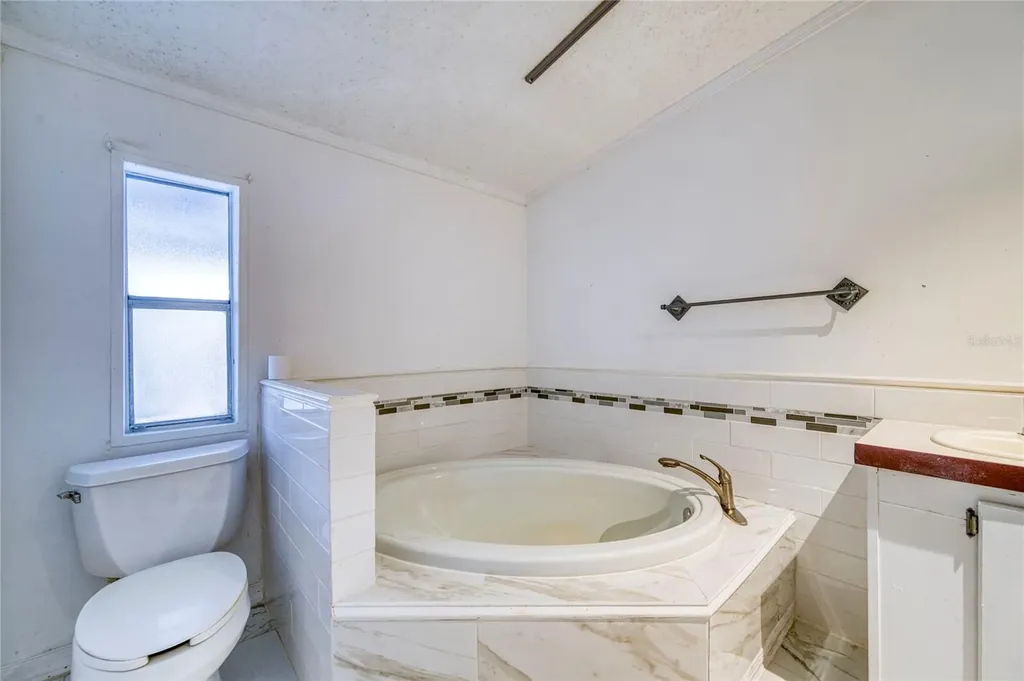 5011 SE 193rd Place Inglis FL 34449