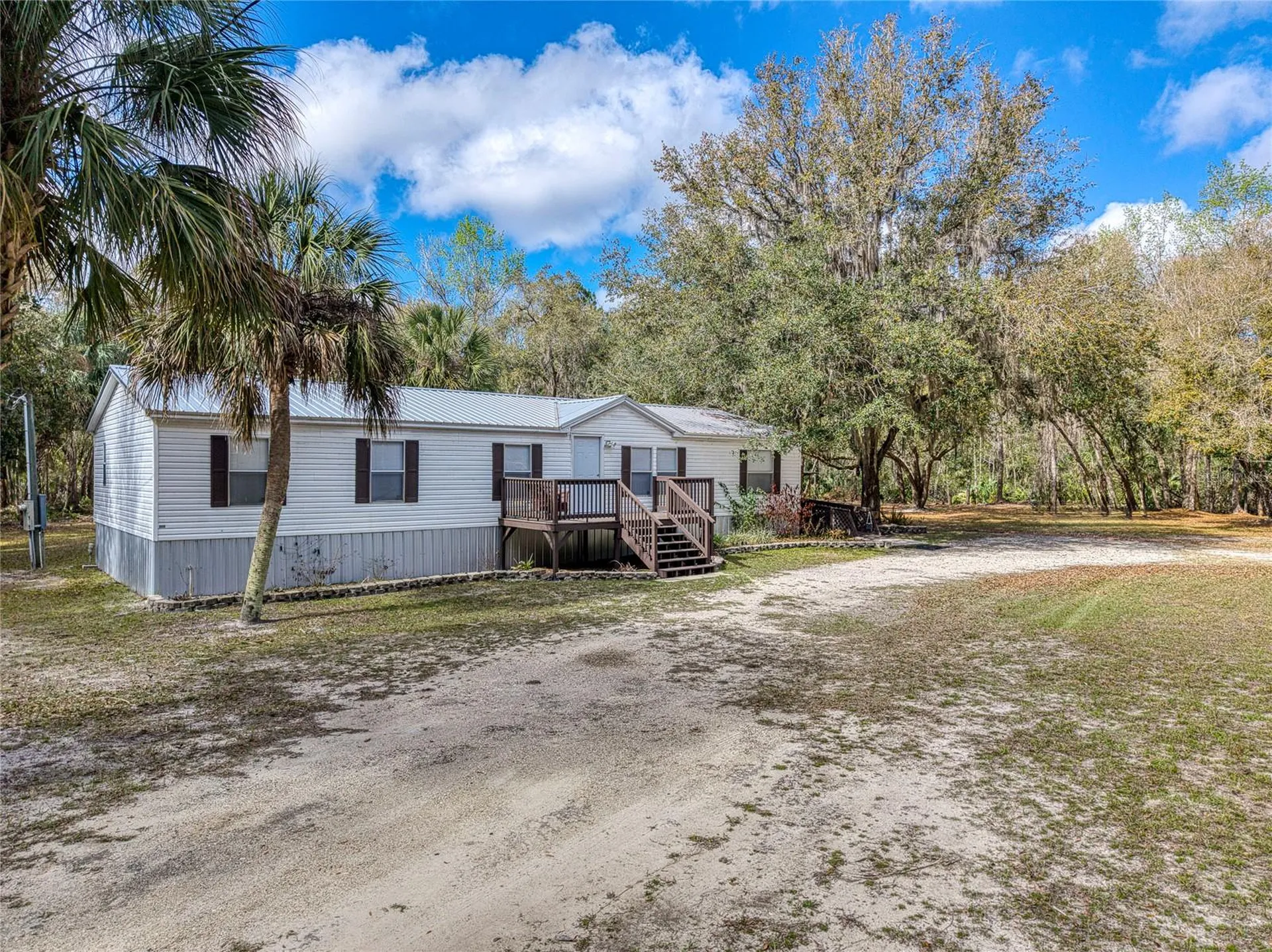 5011 SE 193rd Place Inglis FL 34449