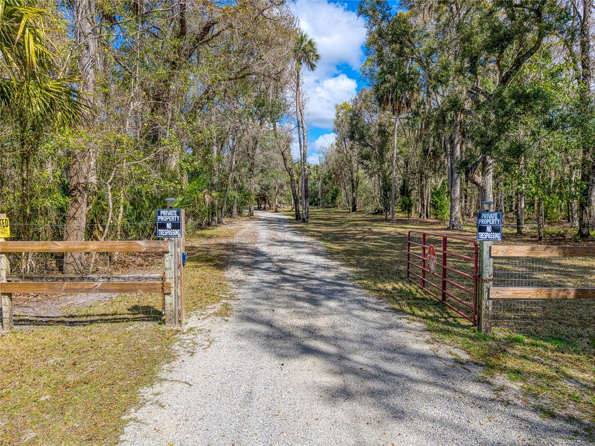 5011 SE 193rd Place Inglis FL 34449