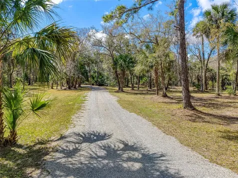 5011 SE 193rd Place Inglis FL 34449