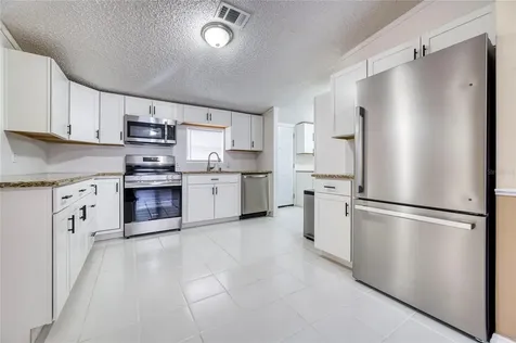 5011 SE 193rd Place Inglis FL 34449