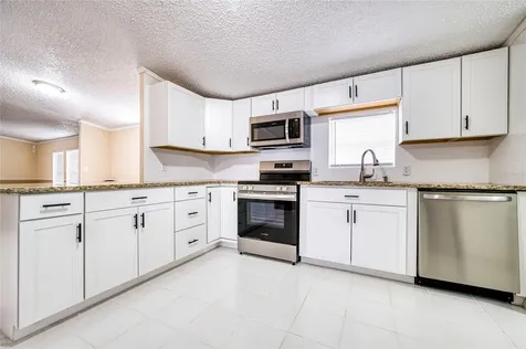 5011 SE 193rd Place Inglis FL 34449