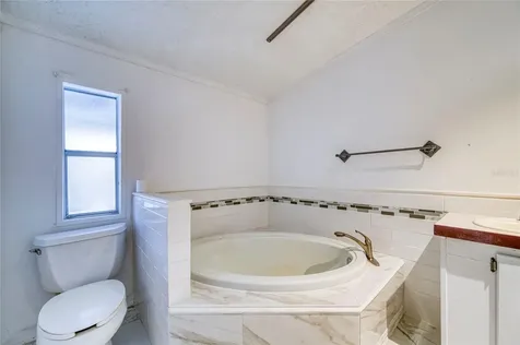 5011 SE 193rd Place Inglis FL 34449