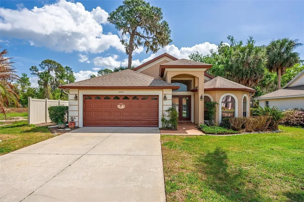1010 Vindale Road Tavares FL 32778