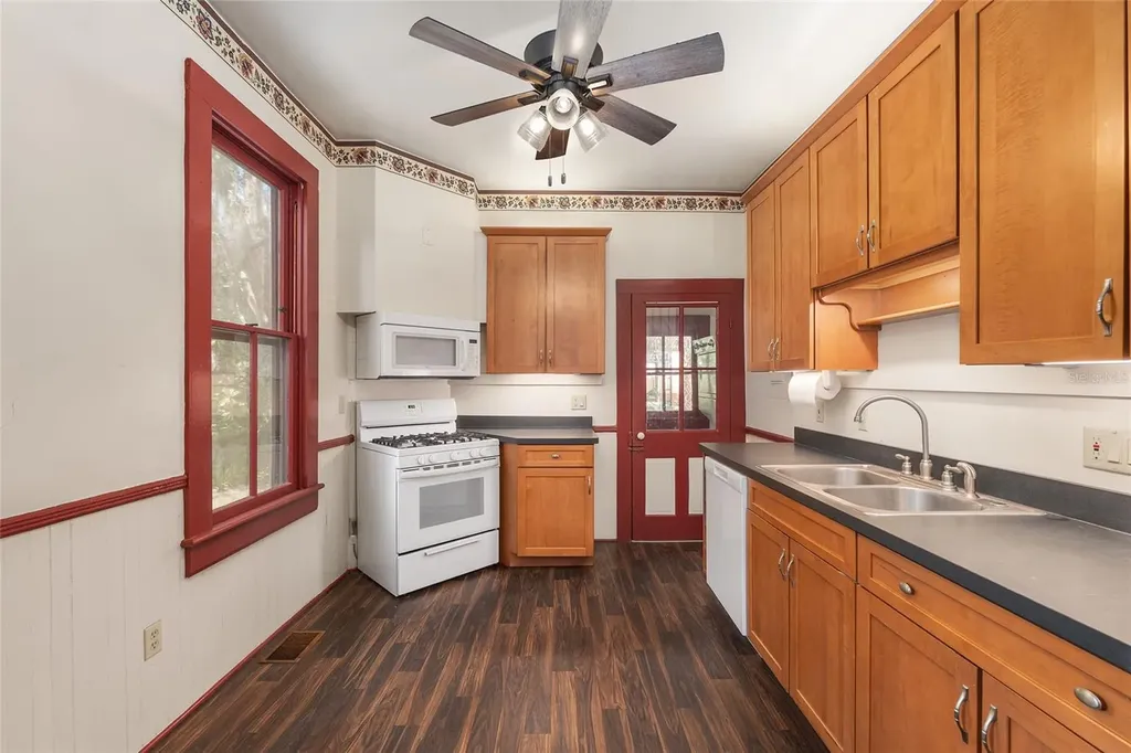 306 NE 3rd Street Gainesville FL 32601