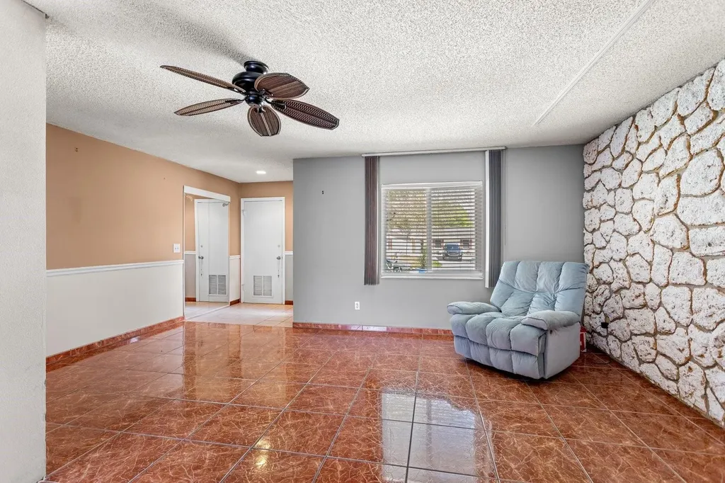 2356 Valley Avenue Kissimmee FL 34744