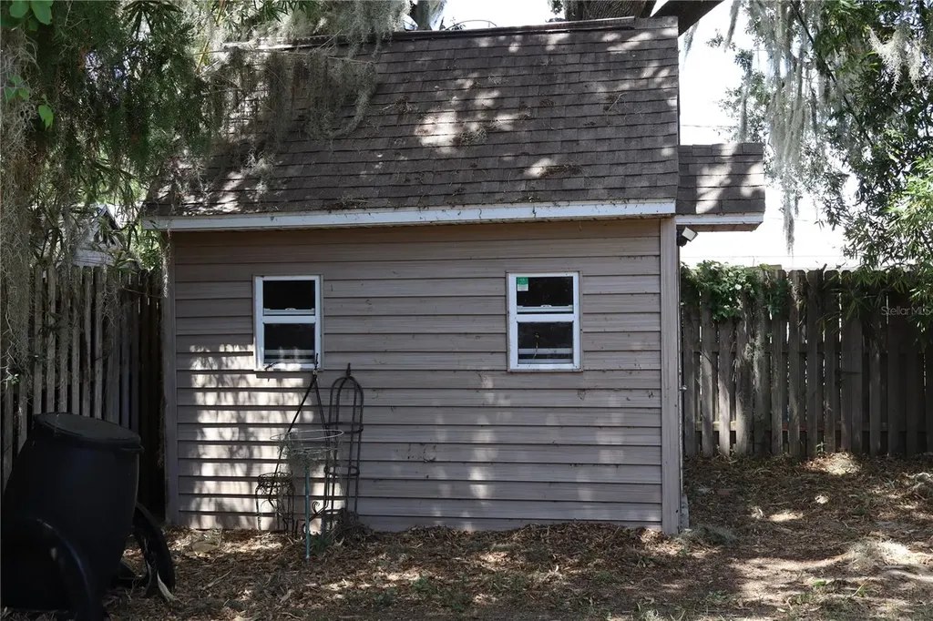 1413 Orange Avenue Tavares FL 32778