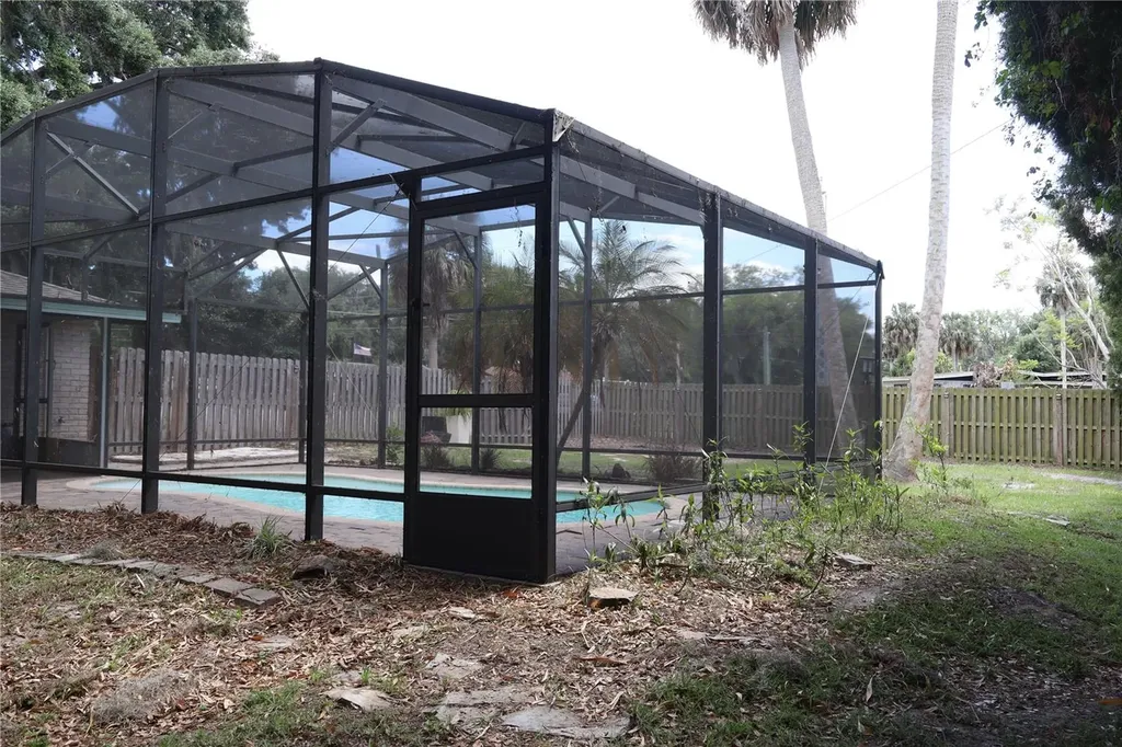 1413 Orange Avenue Tavares FL 32778