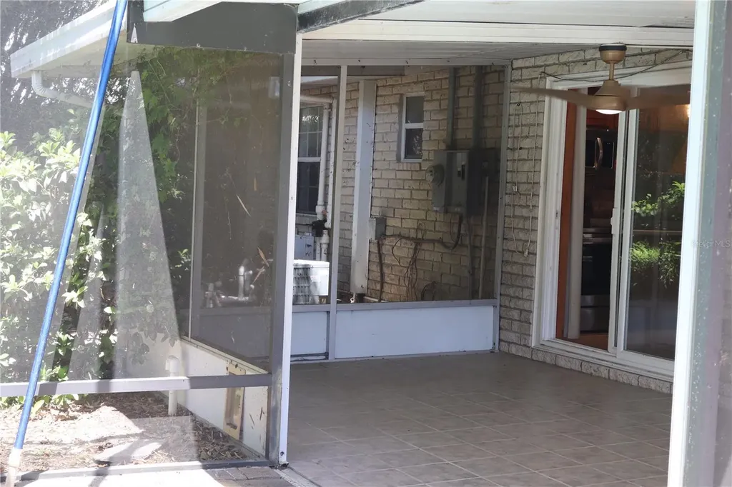 1413 Orange Avenue Tavares FL 32778