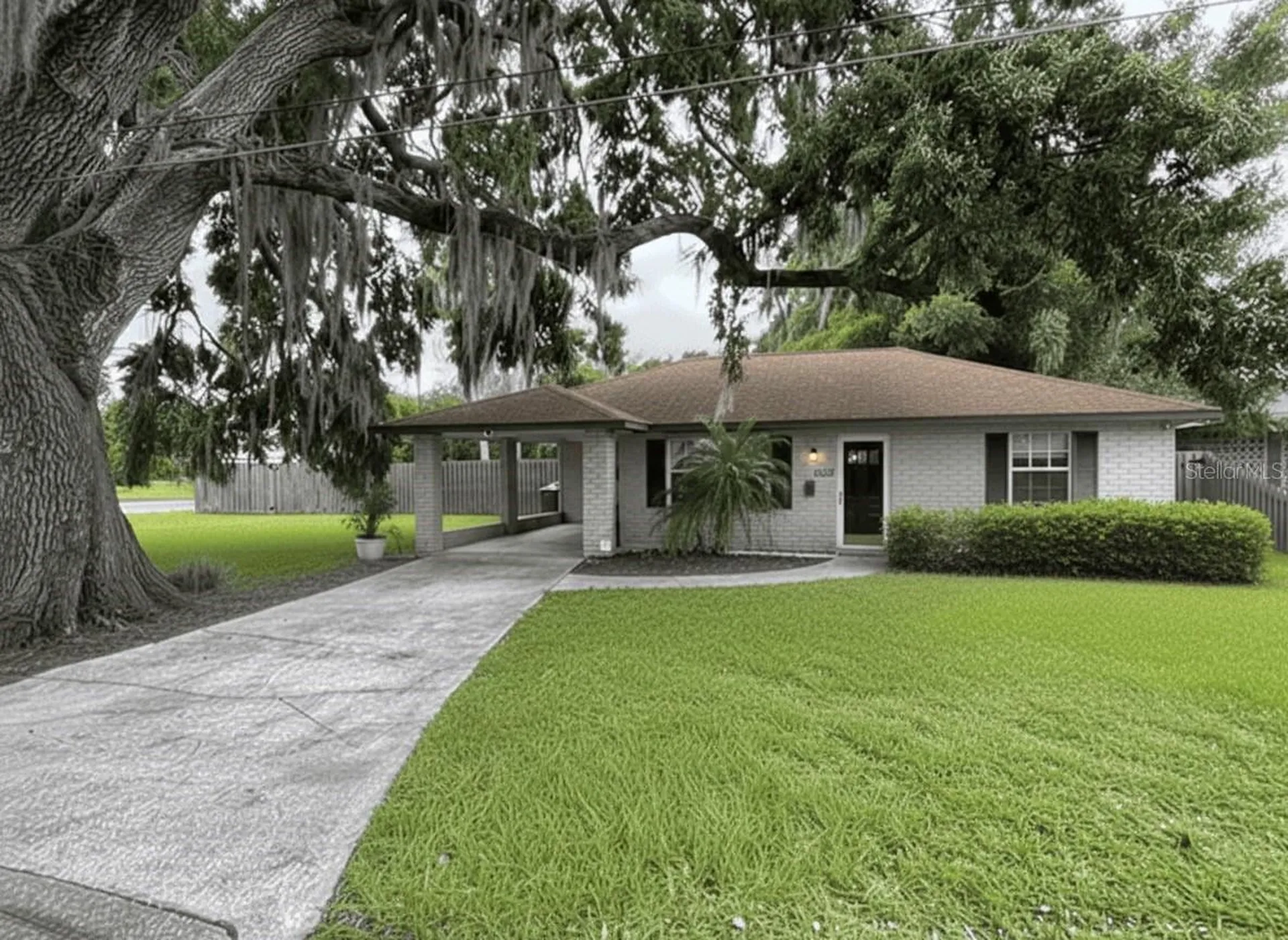 1413 Orange Avenue Tavares FL 32778