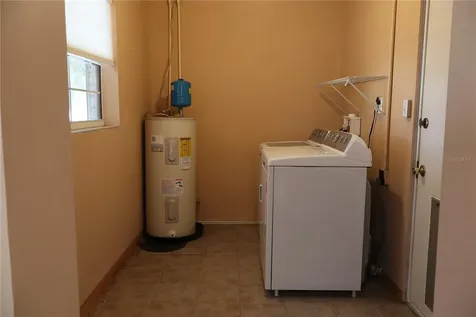 1413 Orange Avenue Tavares FL 32778