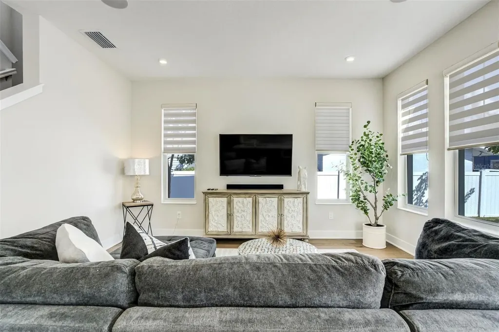 2716 13th Avenue N St Petersburg FL 33713