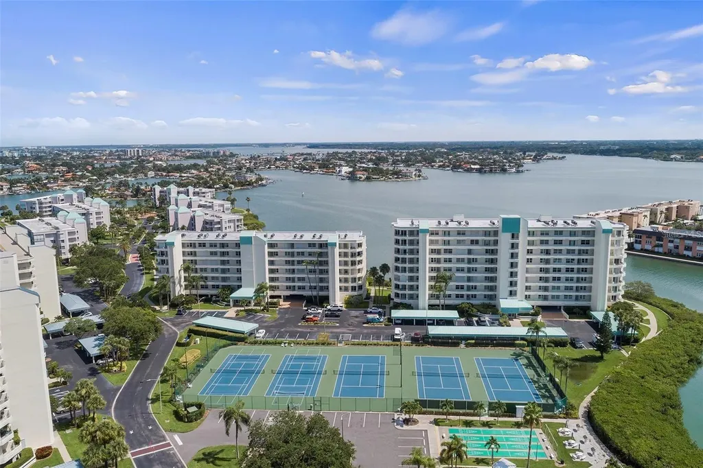 7902 Sailboat Key Boulevard S South Pasadena FL 33707