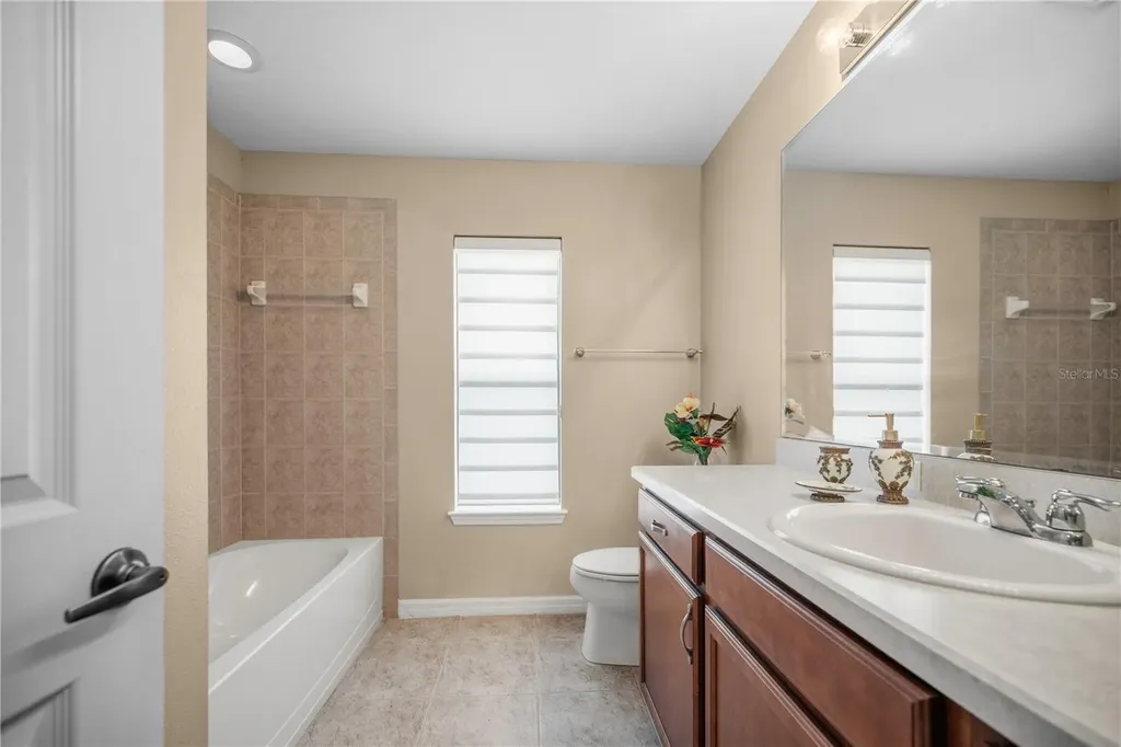 268 Oak Landing Lane Mulberry FL 33860
