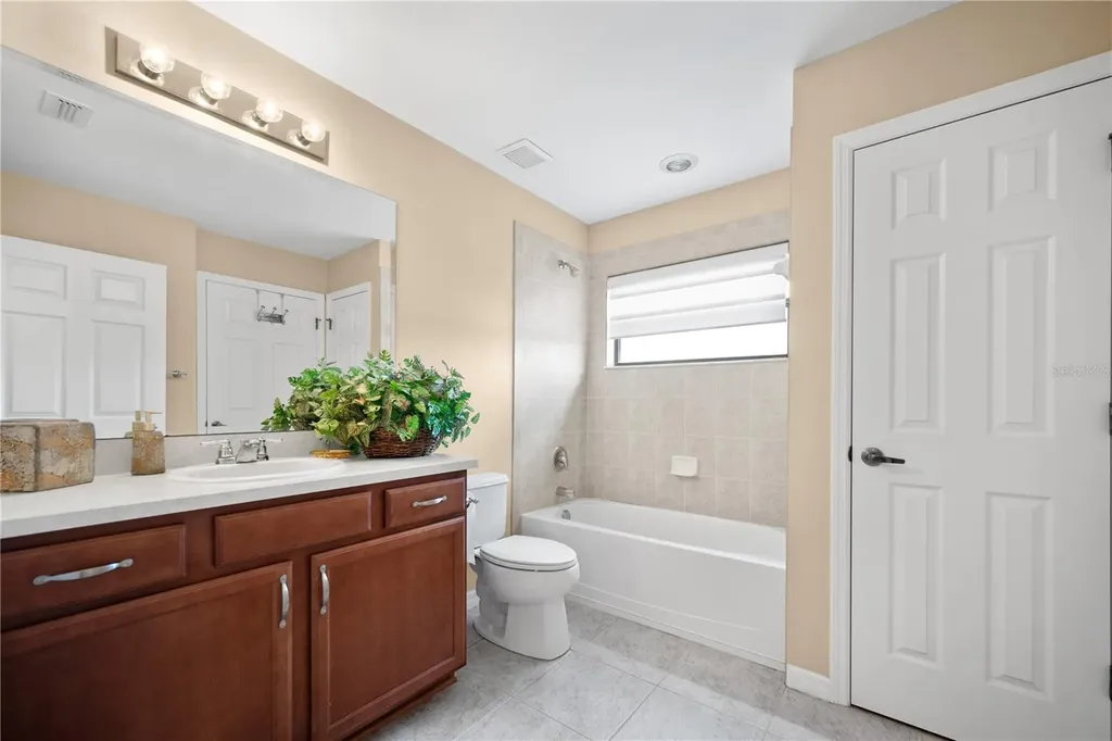 268 Oak Landing Lane Mulberry FL 33860