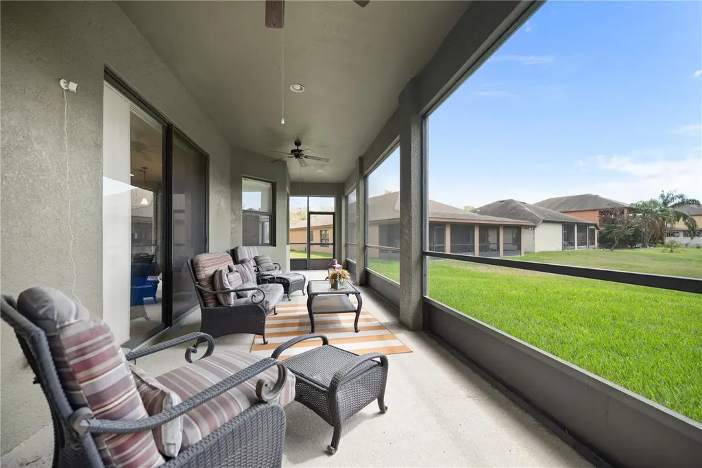 268 Oak Landing Lane Mulberry FL 33860