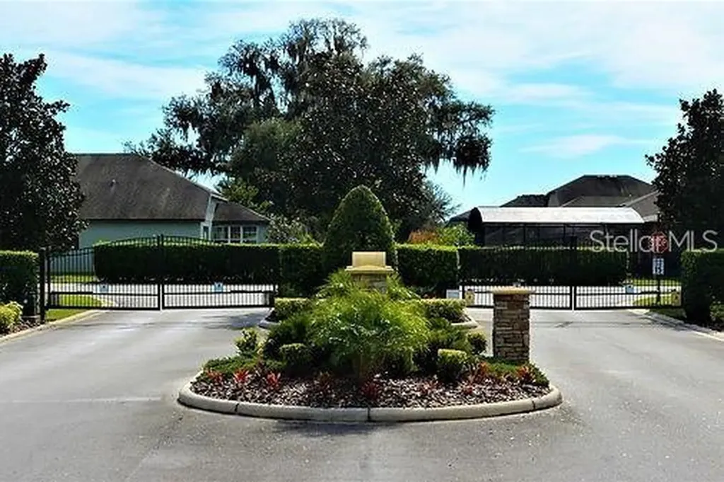 268 Oak Landing Lane Mulberry FL 33860