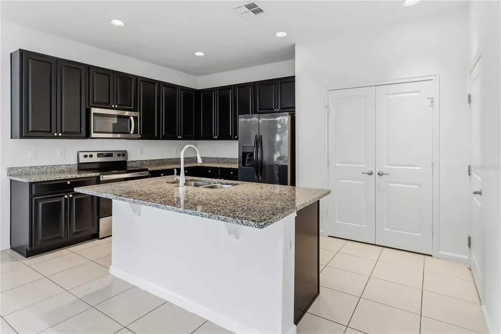 213 Trinity Ridge Circle Davenport FL 33897