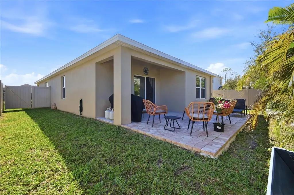 5873 Calla Lilly Drive Sarasota FL 34232