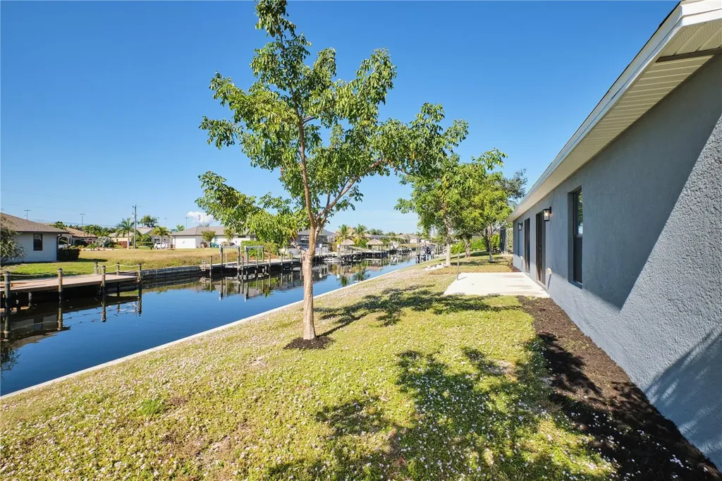 3520/3524 SW 17th Avenue Cape Coral FL 33914