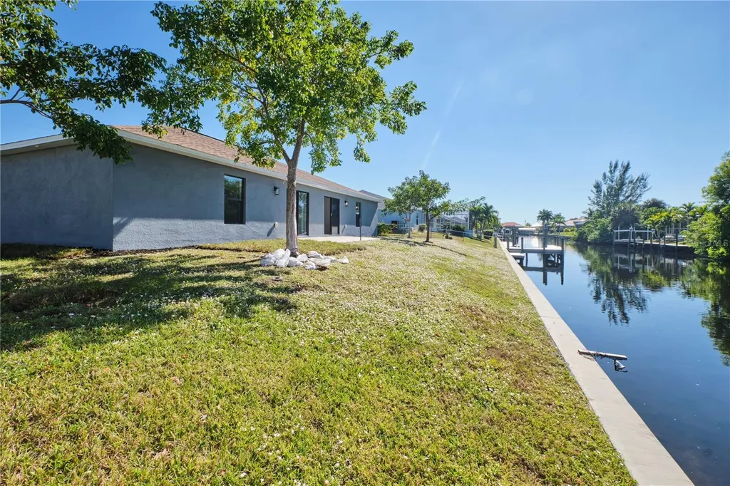 3520/3524 SW 17th Avenue Cape Coral FL 33914