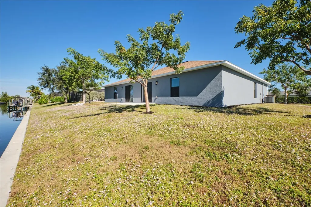 3520/3524 SW 17th Avenue Cape Coral FL 33914
