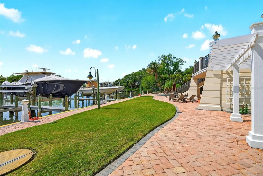 888 S Orange Avenue Sarasota FL 34236