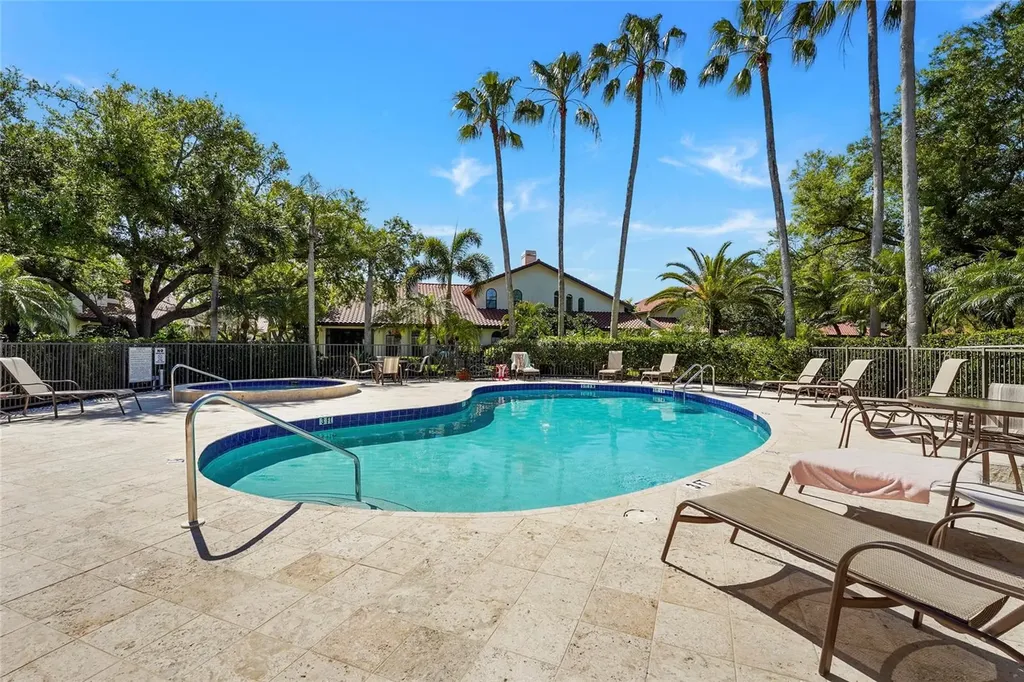 4531 Las Brisas Lane Sarasota FL 34238