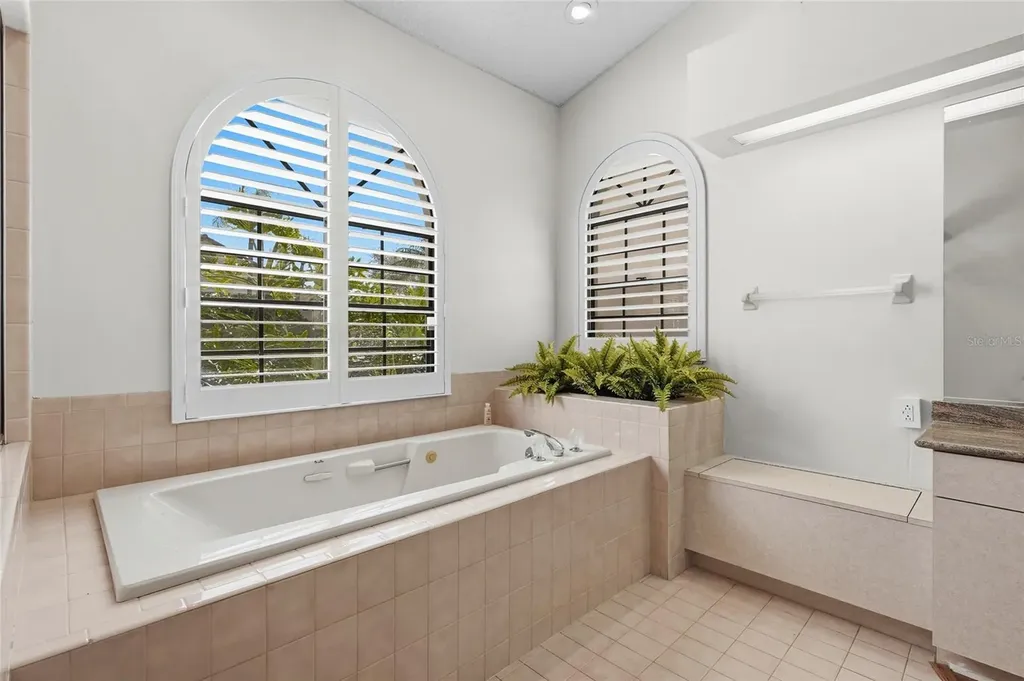 4531 Las Brisas Lane Sarasota FL 34238