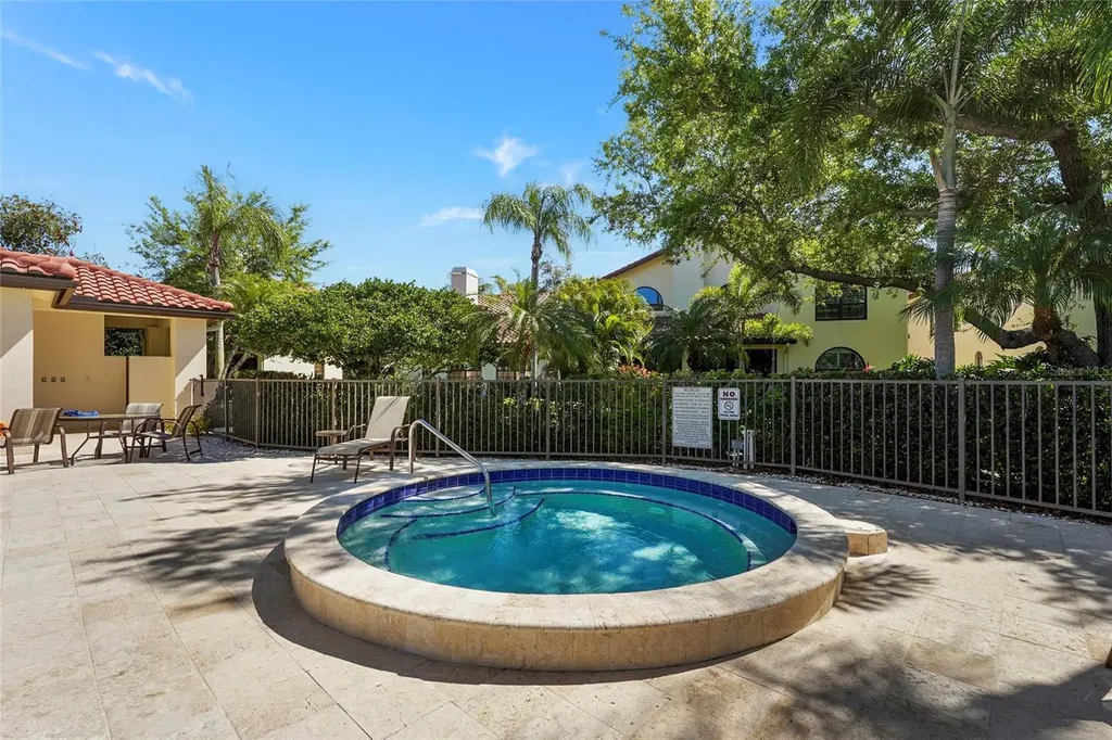 4531 Las Brisas Lane Sarasota FL 34238