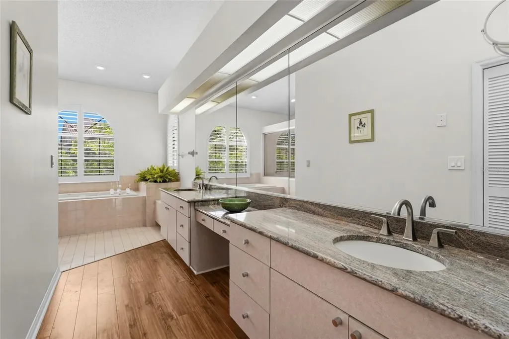 4531 Las Brisas Lane Sarasota FL 34238