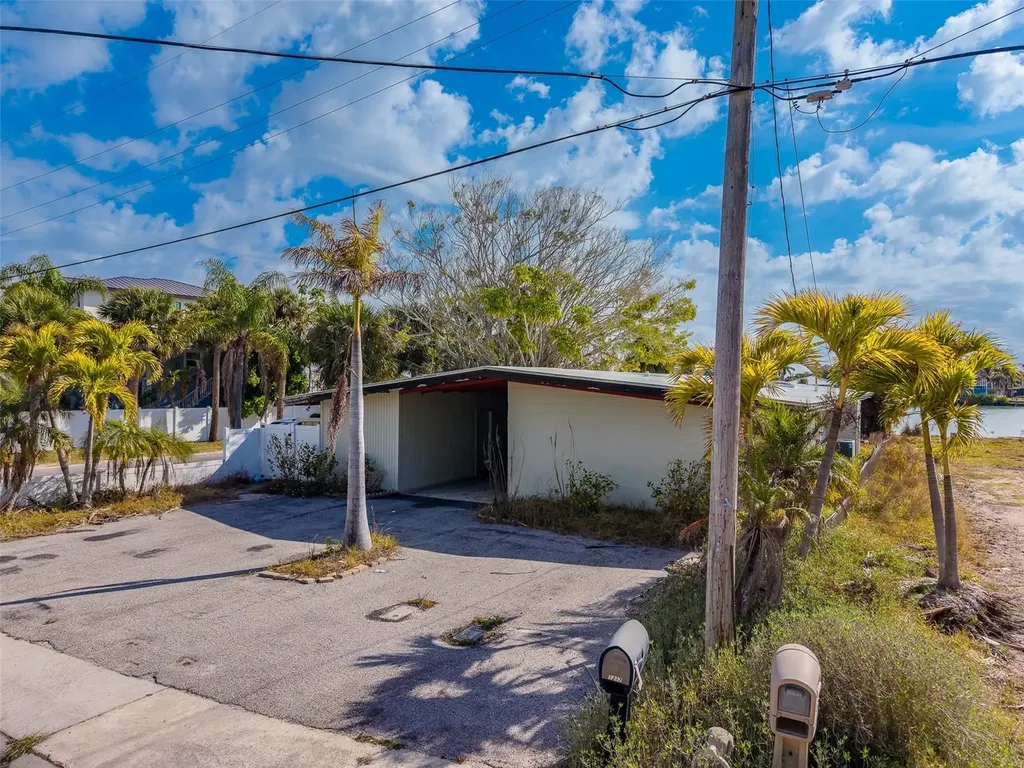 1217 Bay Shore Boulevard Indian Rocks Beach FL 33785