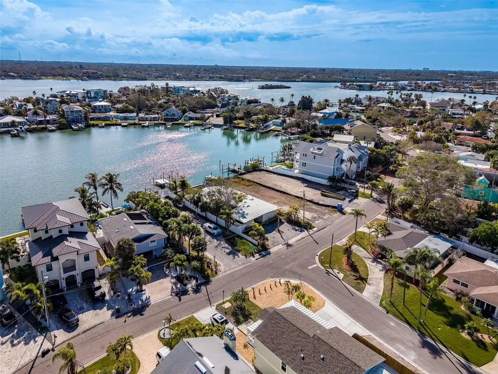 1217 Bay Shore Boulevard Indian Rocks Beach FL 33785