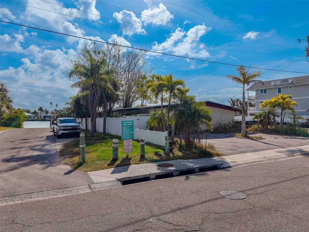 1217 Bay Shore Boulevard Indian Rocks Beach FL 33785