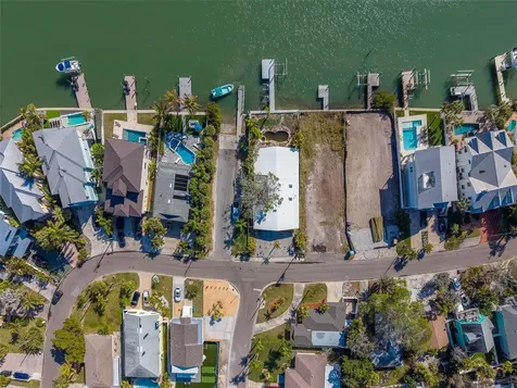 1217 Bay Shore Boulevard Indian Rocks Beach FL 33785