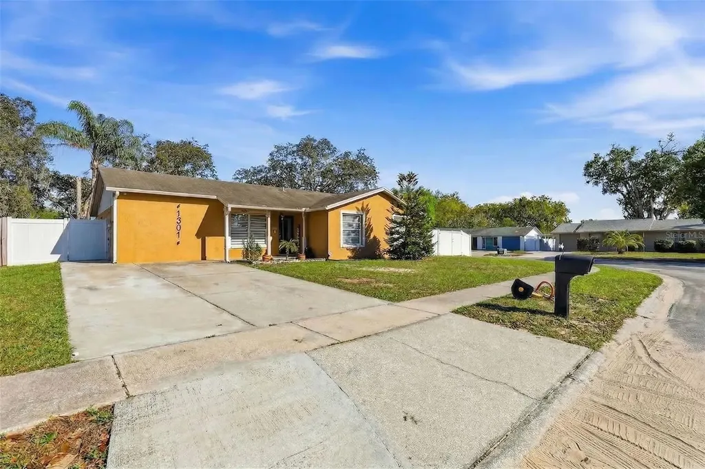 1301 Vinemont Drive Brandon FL 33510