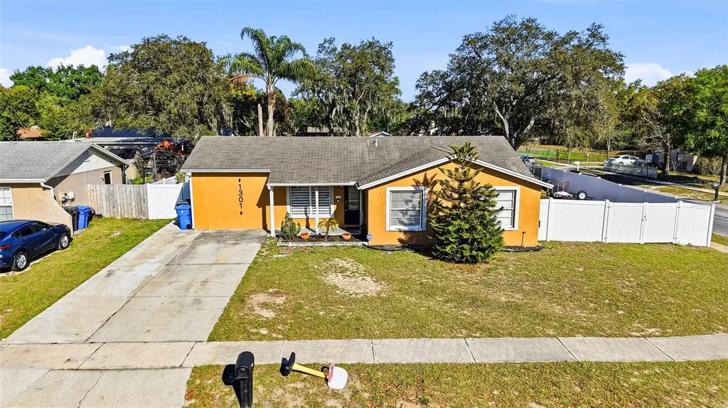 1301 Vinemont Drive Brandon FL 33510