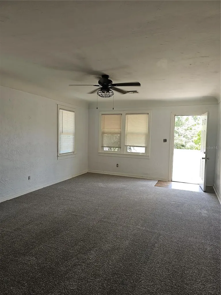3825 49th Avenue N St Petersburg FL 33714