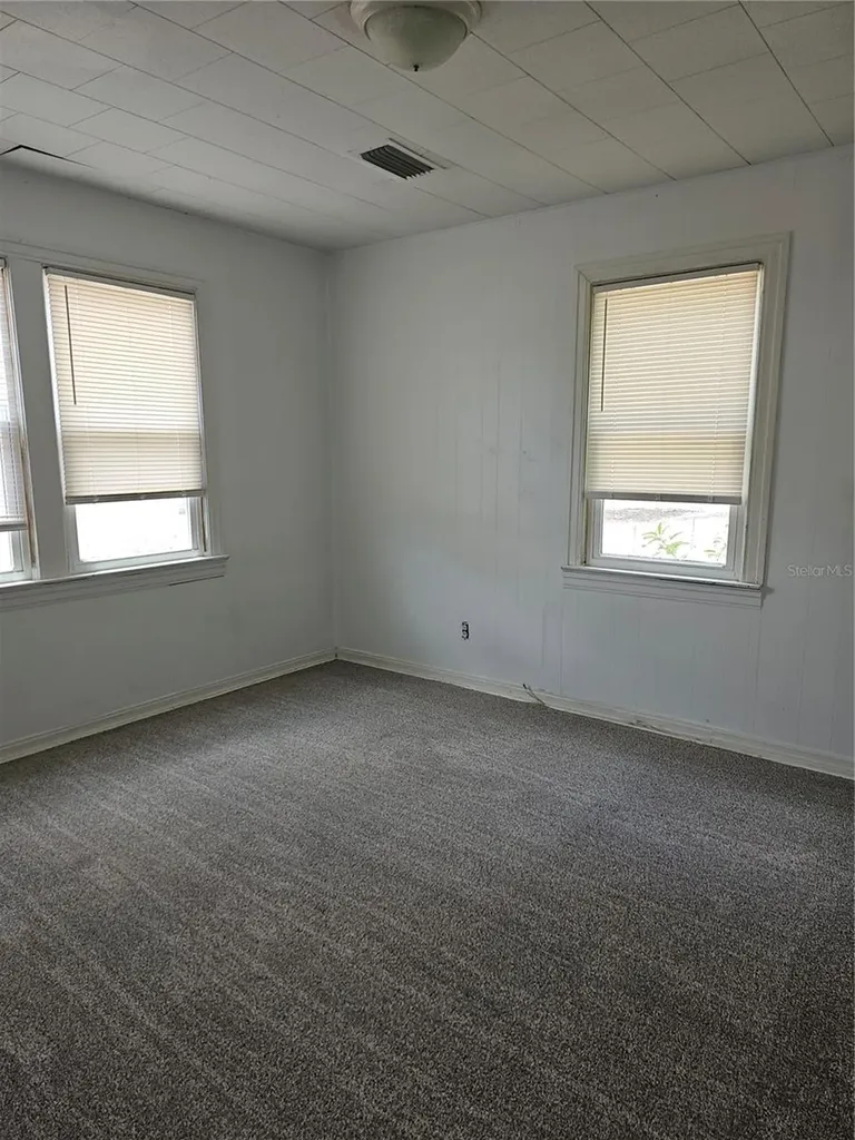 3825 49th Avenue N St Petersburg FL 33714