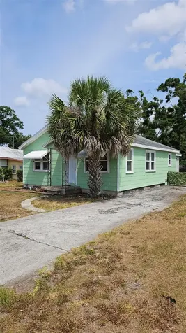 3825 49th Avenue N St Petersburg FL 33714