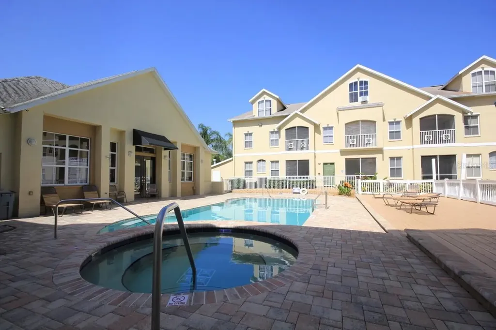 5016 Sunridge Palms Drive Tampa FL 33617
