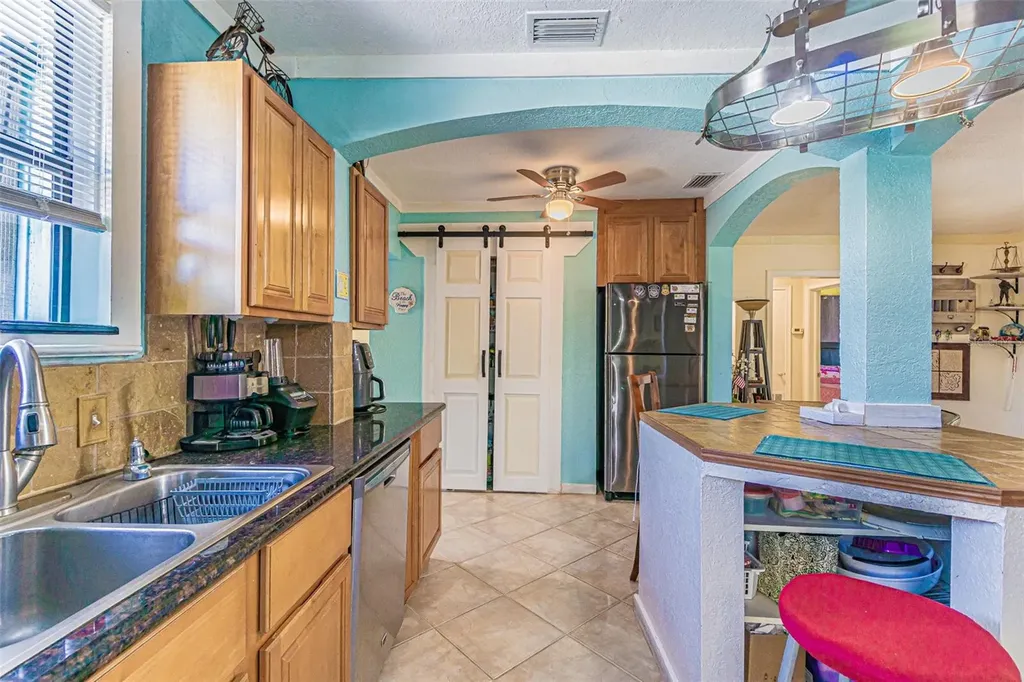 1024 Apache Trail Clearwater FL 33755