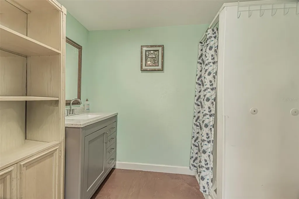 1024 Apache Trail Clearwater FL 33755