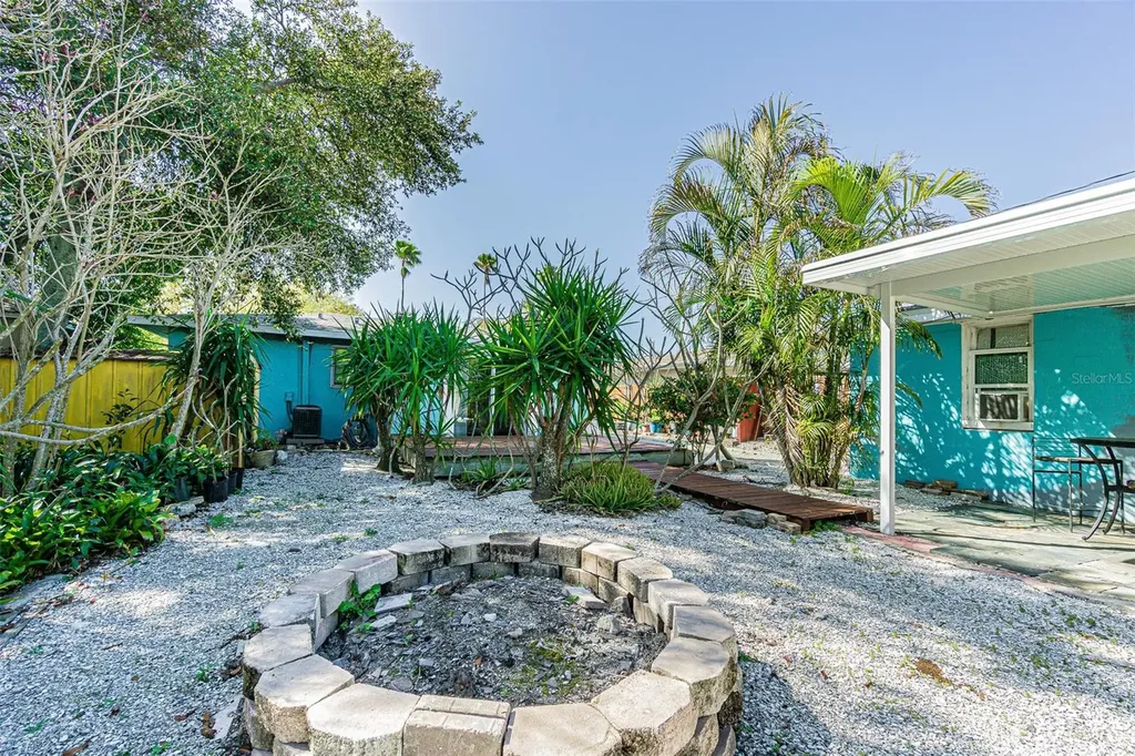1024 Apache Trail Clearwater FL 33755