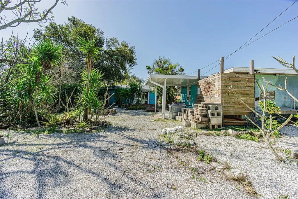 1024 Apache Trail Clearwater FL 33755
