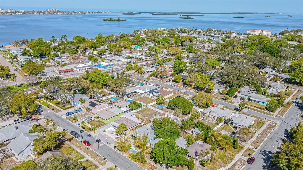 1024 Apache Trail Clearwater FL 33755