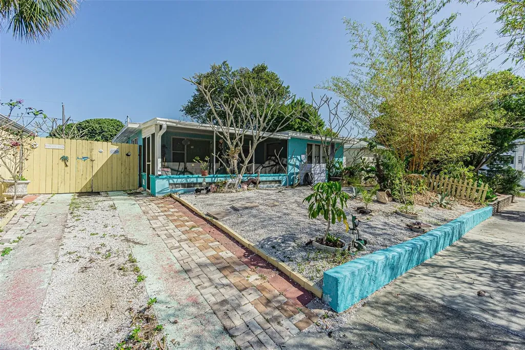 1024 Apache Trail Clearwater FL 33755
