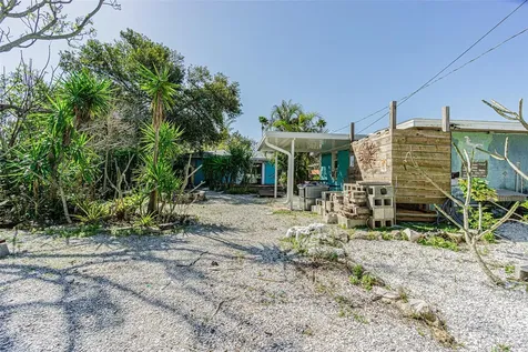 1024 Apache Trail Clearwater FL 33755
